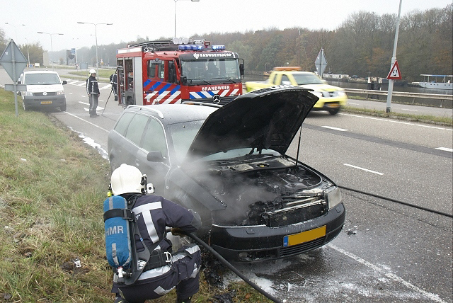 2010/294/GB 20101108 006 Nieuwemeerdijk autobrand.jpg